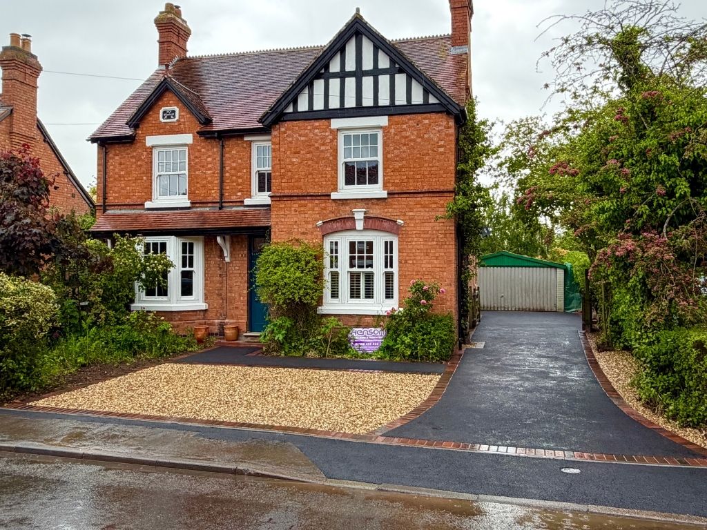 Residential tarmac driveway completed in Bidford